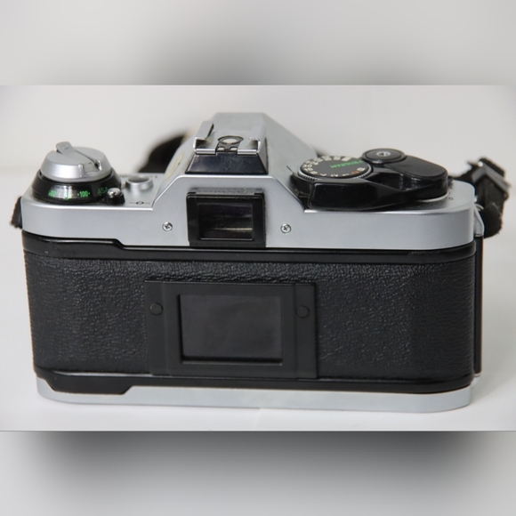 Canon AE-1 ProgramCamera Set - Picture 8 of 14